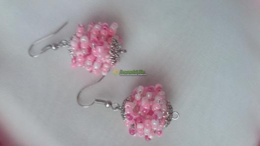 <div style=margin-left:10px><h1>Колье "Гусеничка"</h1><p><a href="/catalog/bijuteriya/">Біжутерія</a> » <a href="/catalog/bijuteriya/kole--ojerele/">Кольє, намисто</a></p><i class="fa fa-map-marker"></i> Сумская область, Сумы<br /><br /><div class="socdata"><script src="//yastatic.net/es5-shims/0.0.2/es5-shims.min.js"></script>
                                            <script src="//yastatic.net/share2/share.js"></script>
                                            <div class="ya-share2" data-services="facebook,gplus,twitter,lj,viber,whatsapp,skype" data-counter=""></div></div>