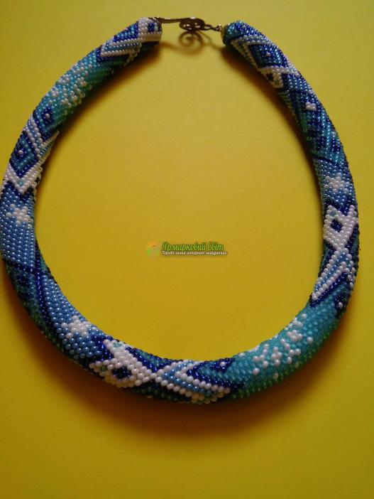 <div style=margin-left:10px><h1>Ожерелье-жгут ′Свитерок′</h1><p><a href="/catalog/bijuteriya/">Біжутерія</a> » <a href="/catalog/bijuteriya/kole--ojerele/">Кольє, намисто</a></p><i class="fa fa-map-marker"></i> Днепропетровская область, Межевая<br /><br /><div class="socdata"><script src="//yastatic.net/es5-shims/0.0.2/es5-shims.min.js"></script>
                                            <script src="//yastatic.net/share2/share.js"></script>
                                            <div class="ya-share2" data-services="facebook,gplus,twitter,lj,viber,whatsapp,skype" data-counter=""></div></div>