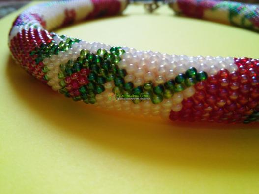 <div style=margin-left:10px><h1>Ожерелье-жгут Маки</h1><p><a href="/catalog/bijuteriya/">Біжутерія</a> » <a href="/catalog/bijuteriya/kole--ojerele/">Кольє, намисто</a></p><i class="fa fa-map-marker"></i> Днепропетровская область, Межевая<br /><br /><div class="socdata"><script src="//yastatic.net/es5-shims/0.0.2/es5-shims.min.js"></script>
                                            <script src="//yastatic.net/share2/share.js"></script>
                                            <div class="ya-share2" data-services="facebook,gplus,twitter,lj,viber,whatsapp,skype" data-counter=""></div></div>