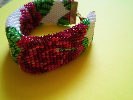 <div style=margin-left:10px><h1>Браслет ′Розы′</h1><p><a href="/catalog/bijuteriya/">Біжутерія</a> » <a href="/catalog/bijuteriya/braslety/">Браслети</a></p><i class="fa fa-map-marker"></i> Днепропетровская область, Межевая<br /><br /><div class="socdata"><script src="//yastatic.net/es5-shims/0.0.2/es5-shims.min.js"></script>
                                            <script src="//yastatic.net/share2/share.js"></script>
                                            <div class="ya-share2" data-services="facebook,gplus,twitter,lj,viber,whatsapp,skype" data-counter=""></div></div>