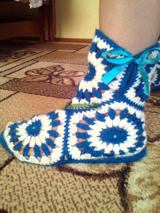 <div style=margin-left:10px><h1>Сапожки комнатные</h1><p><a href="/catalog/shite/">Шиття</a> » <a href="/catalog/shite/shite--odejda/">Шиття, одяг</a></p><i class="fa fa-map-marker"></i> Тернопольская область, Залещики<br /><br /><div class="socdata"><script src="//yastatic.net/es5-shims/0.0.2/es5-shims.min.js"></script>
                                            <script src="//yastatic.net/share2/share.js"></script>
                                            <div class="ya-share2" data-services="facebook,gplus,twitter,lj,viber,whatsapp,skype" data-counter=""></div></div>