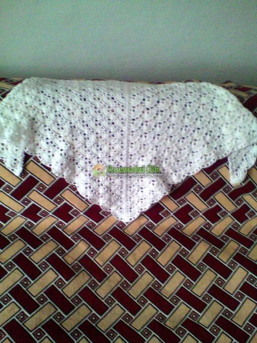 <div style=margin-left:10px><h1>Шаль біла вязана гачком</h1><p><a href="/catalog/golovnue_ubory/">Головні убори
</a> » <a href="/catalog/golovnue_ubory/shapki/">Шапки</a></p><i class="fa fa-map-marker"></i> Тернопольская область, Залещики<br /><br /><div class="socdata"><script src="//yastatic.net/es5-shims/0.0.2/es5-shims.min.js"></script>
                                            <script src="//yastatic.net/share2/share.js"></script>
                                            <div class="ya-share2" data-services="facebook,gplus,twitter,lj,viber,whatsapp,skype" data-counter=""></div></div>