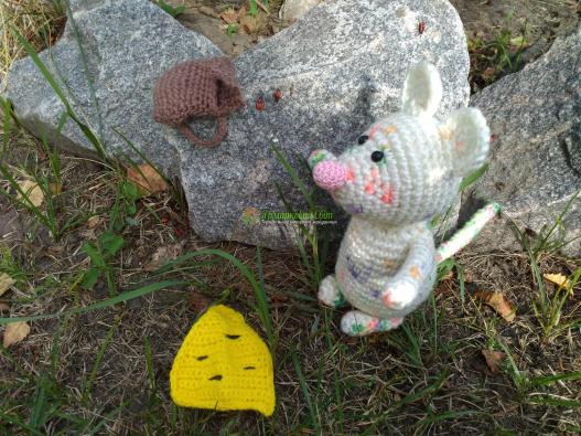 <div style=margin-left:10px><h1>Мышонок путешественник Мистер Пик</h1><p><a href="/catalog/podarki--suveniry/">Подарунки, сувеніри</a> » <a href="/catalog/podarki--suveniry/igrushki/">Iграшки</a></p><i class="fa fa-map-marker"></i> Харьковская область, Харьков<br /><br /><div class="socdata"><script src="//yastatic.net/es5-shims/0.0.2/es5-shims.min.js"></script>
                                            <script src="//yastatic.net/share2/share.js"></script>
                                            <div class="ya-share2" data-services="facebook,gplus,twitter,lj,viber,whatsapp,skype" data-counter=""></div></div>