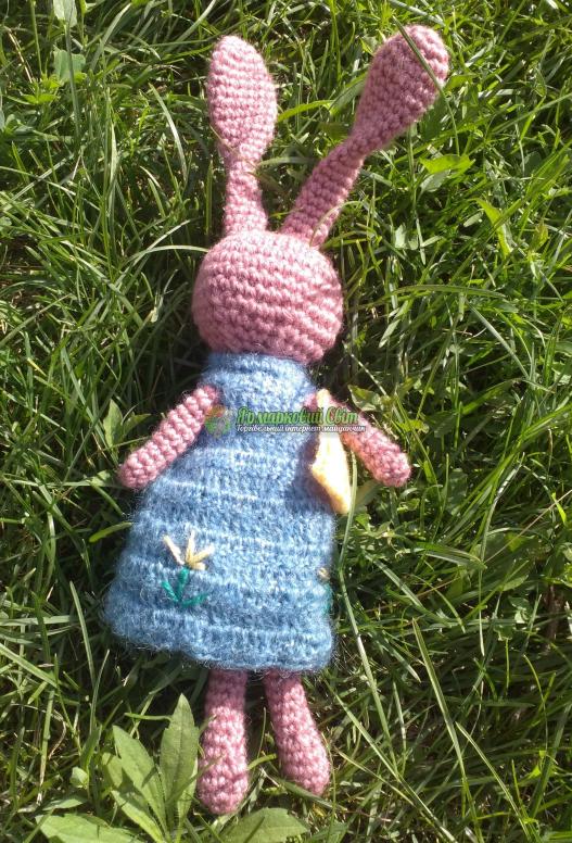 <div style=margin-left:10px><h1>Вязаная игрушка зайка Яринка</h1><p><a href="/catalog/igrushki/">Iграшки</a> » <a href="/catalog/igrushki/myagkie/">М'які</a></p><i class="fa fa-map-marker"></i> Харьковская область, Харьков<br /><br /><div class="socdata"><script src="//yastatic.net/es5-shims/0.0.2/es5-shims.min.js"></script>
                                            <script src="//yastatic.net/share2/share.js"></script>
                                            <div class="ya-share2" data-services="facebook,gplus,twitter,lj,viber,whatsapp,skype" data-counter=""></div></div>