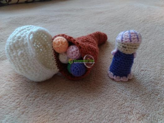 <div style=margin-left:10px><h1>Развивающая игрушка Мороженое</h1><p><a href="/catalog/igrushki/">Iграшки</a> » <a href="/catalog/igrushki/myagkie/">М'які</a></p><i class="fa fa-map-marker"></i> Харьковская область, Харьков<br /><br /><div class="socdata"><script src="//yastatic.net/es5-shims/0.0.2/es5-shims.min.js"></script>
                                            <script src="//yastatic.net/share2/share.js"></script>
                                            <div class="ya-share2" data-services="facebook,gplus,twitter,lj,viber,whatsapp,skype" data-counter=""></div></div>