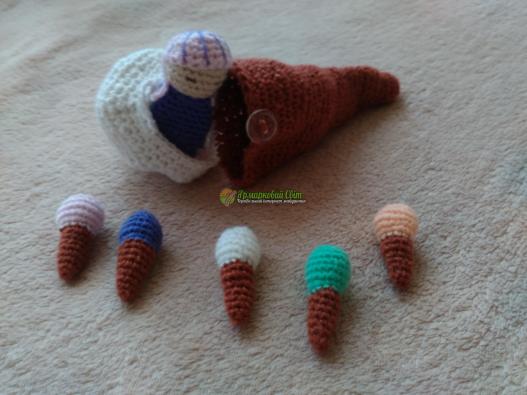 <div style=margin-left:10px><h1>Развивающая игрушка Мороженое</h1><p><a href="/catalog/igrushki/">Iграшки</a> » <a href="/catalog/igrushki/myagkie/">М'які</a></p><i class="fa fa-map-marker"></i> Харьковская область, Харьков<br /><br /><div class="socdata"><script src="//yastatic.net/es5-shims/0.0.2/es5-shims.min.js"></script>
                                            <script src="//yastatic.net/share2/share.js"></script>
                                            <div class="ya-share2" data-services="facebook,gplus,twitter,lj,viber,whatsapp,skype" data-counter=""></div></div>