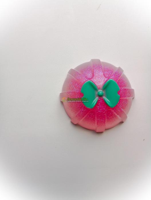 <div style=margin-left:10px><h1>Мило ручної роботи</h1><p><a href="/catalog/podarki--suveniry/">Подарунки, сувеніри</a> » <a href="/catalog/podarki--suveniry/mylo/">Мило</a></p><i class="fa fa-map-marker"></i> Николаевская область, Николаев<br /><br /><div class="socdata"><script src="//yastatic.net/es5-shims/0.0.2/es5-shims.min.js"></script>
                                            <script src="//yastatic.net/share2/share.js"></script>
                                            <div class="ya-share2" data-services="facebook,gplus,twitter,lj,viber,whatsapp,skype" data-counter=""></div></div>