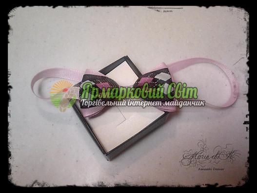 <div style=margin-left:10px><h1>Галстук-бабочка для мальчика "Стиляга"</h1><p><a href="/catalog/ukrasheniya/">Прикраси</a> » <a href="/catalog/ukrasheniya/aksessuary/">Аксесуари</a></p><i class="fa fa-map-marker"></i> Полтавская область, Кременчуг<br /><br /><div class="socdata"><script src="//yastatic.net/es5-shims/0.0.2/es5-shims.min.js"></script>
                                            <script src="//yastatic.net/share2/share.js"></script>
                                            <div class="ya-share2" data-services="facebook,gplus,twitter,lj,viber,whatsapp,skype" data-counter=""></div></div>