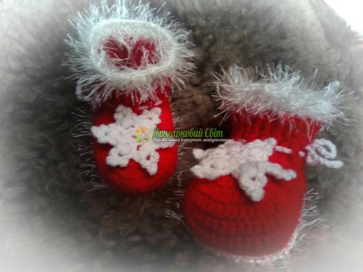 <div style=margin-left:10px><h1>Пінетки і повязка "Сніжинка" до Новорічних свят</h1><p><a href="/catalog/ukrasheniya/">Прикраси</a> » <a href="/catalog/ukrasheniya/podarki/">Подарунки</a></p><i class="fa fa-map-marker"></i> Волынская область, Любомль<br /><br /><div class="socdata"><script src="//yastatic.net/es5-shims/0.0.2/es5-shims.min.js"></script>
                                            <script src="//yastatic.net/share2/share.js"></script>
                                            <div class="ya-share2" data-services="facebook,gplus,twitter,lj,viber,whatsapp,skype" data-counter=""></div></div>