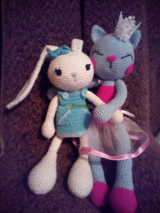 <div style=margin-left:10px><h1>Кицька-гімнасточка</h1><p><a href="/catalog/igrushki/">Iграшки</a> » <a href="/catalog/igrushki/myagkie/">М'які</a></p><i class="fa fa-map-marker"></i> Волынская область, Любомль<br /><br /><div class="socdata"><script src="//yastatic.net/es5-shims/0.0.2/es5-shims.min.js"></script>
                                            <script src="//yastatic.net/share2/share.js"></script>
                                            <div class="ya-share2" data-services="facebook,gplus,twitter,lj,viber,whatsapp,skype" data-counter=""></div></div>