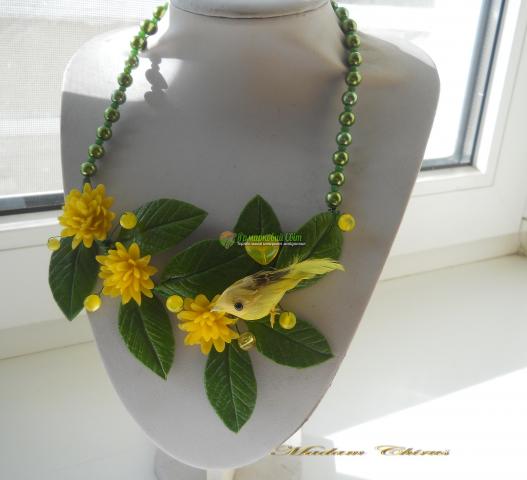 <div style=margin-left:10px><h1>Колье с птичкой Чай с канорейкой</h1><p><a href="/catalog/ukrasheniya/">Прикраси</a> » <a href="/catalog/ukrasheniya/aksessuary/">Аксесуари</a></p><i class="fa fa-map-marker"></i> Одесская область, Одесса<br /><br /><div class="socdata"><script src="//yastatic.net/es5-shims/0.0.2/es5-shims.min.js"></script>
                                            <script src="//yastatic.net/share2/share.js"></script>
                                            <div class="ya-share2" data-services="facebook,gplus,twitter,lj,viber,whatsapp,skype" data-counter=""></div></div>