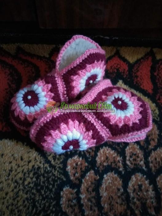 <div style=margin-left:10px><h1>Сапожки-тапочки</h1><p><a href="/catalog/rukodelie/">Рукоділля</a> » <a href="/catalog/rukodelie/rukodelie--obschee/">Рукоділля, загальне</a></p><i class="fa fa-map-marker"></i> Донецкая область, Константиновка<br /><br /><div class="socdata"><script src="//yastatic.net/es5-shims/0.0.2/es5-shims.min.js"></script>
                                            <script src="//yastatic.net/share2/share.js"></script>
                                            <div class="ya-share2" data-services="facebook,gplus,twitter,lj,viber,whatsapp,skype" data-counter=""></div></div>