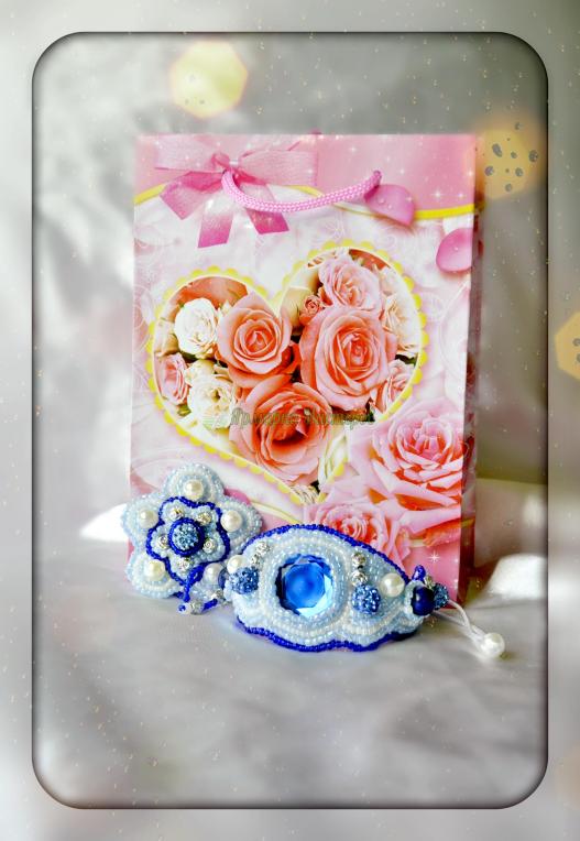 <div style=margin-left:10px><h1>Эксклюзивные украшения</h1><p><a href="/catalog/ukrasheniya/">Прикраси</a> » <a href="/catalog/ukrasheniya/aksessuary/">Аксесуари</a></p><i class="fa fa-map-marker"></i> Донецкая область, Новогродовка<br /><br /><div class="socdata"><script src="//yastatic.net/es5-shims/0.0.2/es5-shims.min.js"></script>
                                            <script src="//yastatic.net/share2/share.js"></script>
                                            <div class="ya-share2" data-services="facebook,gplus,twitter,lj,viber,whatsapp,skype" data-counter=""></div></div>