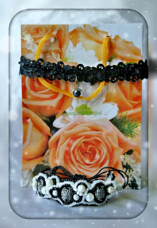 <div style=margin-left:10px><h1>Эксклюзивные украшения</h1><p><a href="/catalog/ukrasheniya/">Прикраси</a> » <a href="/catalog/ukrasheniya/aksessuary/">Аксесуари</a></p><i class="fa fa-map-marker"></i> Донецкая область, Новогродовка<br /><br /><div class="socdata"><script src="//yastatic.net/es5-shims/0.0.2/es5-shims.min.js"></script>
                                            <script src="//yastatic.net/share2/share.js"></script>
                                            <div class="ya-share2" data-services="facebook,gplus,twitter,lj,viber,whatsapp,skype" data-counter=""></div></div>