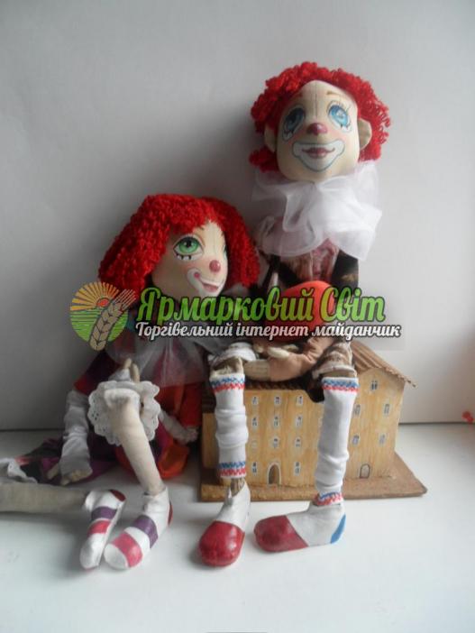 <div style=margin-left:10px><h1>Клоун и Клоунесса</h1><p><a href="/catalog/igrushki/">Iграшки</a> » <a href="/catalog/igrushki/kukly/">Кукли</a></p><i class="fa fa-map-marker"></i> Херсонская область, Херсон<br /><br /><div class="socdata"><script src="//yastatic.net/es5-shims/0.0.2/es5-shims.min.js"></script>
                                            <script src="//yastatic.net/share2/share.js"></script>
                                            <div class="ya-share2" data-services="facebook,gplus,twitter,lj,viber,whatsapp,skype" data-counter=""></div></div>