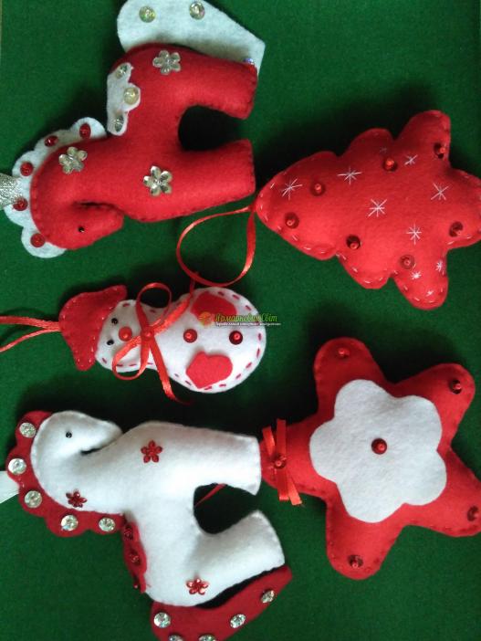 <div style=margin-left:10px><h1>Елочные игрушки из фетра</h1><p><a href="/catalog/ukrasheniya/">Прикраси</a> » <a href="/catalog/ukrasheniya/podarki/">Подарунки</a></p><i class="fa fa-map-marker"></i> Днепропетровская область, Днепропетровск<br /><br /><div class="socdata"><script src="//yastatic.net/es5-shims/0.0.2/es5-shims.min.js"></script>
                                            <script src="//yastatic.net/share2/share.js"></script>
                                            <div class="ya-share2" data-services="facebook,gplus,twitter,lj,viber,whatsapp,skype" data-counter=""></div></div>