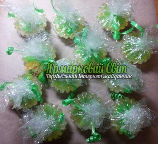 <div style=margin-left:10px><h1>Мыло из трав, ручная работа!</h1><p><a href="/catalog/kosmetika/">Косметика</a> » <a href="/catalog/kosmetika/dlya-lica/">Для обличчя
</a></p><i class="fa fa-map-marker"></i> Киевская область, Киев<br /><br /><div class="socdata"><script src="//yastatic.net/es5-shims/0.0.2/es5-shims.min.js"></script>
                                            <script src="//yastatic.net/share2/share.js"></script>
                                            <div class="ya-share2" data-services="facebook,gplus,twitter,lj,viber,whatsapp,skype" data-counter=""></div></div>