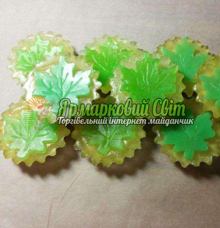 <div style=margin-left:10px><h1>Мыло из трав, ручная работа!</h1><p><a href="/catalog/kosmetika/">Косметика</a> » <a href="/catalog/kosmetika/dlya-lica/">Для обличчя
</a></p><i class="fa fa-map-marker"></i> Киевская область, Киев<br /><br /><div class="socdata"><script src="//yastatic.net/es5-shims/0.0.2/es5-shims.min.js"></script>
                                            <script src="//yastatic.net/share2/share.js"></script>
                                            <div class="ya-share2" data-services="facebook,gplus,twitter,lj,viber,whatsapp,skype" data-counter=""></div></div>