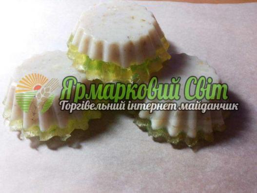 <div style=margin-left:10px><h1>Мыло из трав, ручная работа!</h1><p><a href="/catalog/kosmetika/">Косметика</a> » <a href="/catalog/kosmetika/dlya-lica/">Для обличчя
</a></p><i class="fa fa-map-marker"></i> Киевская область, Киев<br /><br /><div class="socdata"><script src="//yastatic.net/es5-shims/0.0.2/es5-shims.min.js"></script>
                                            <script src="//yastatic.net/share2/share.js"></script>
                                            <div class="ya-share2" data-services="facebook,gplus,twitter,lj,viber,whatsapp,skype" data-counter=""></div></div>