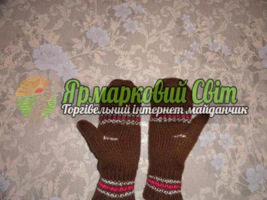 <div style=margin-left:10px><h1>Набор носочки и рукавички</h1><p><a href="/catalog/ukrasheniya/">Прикраси</a> » <a href="/catalog/ukrasheniya/podarki/">Подарунки</a></p><i class="fa fa-map-marker"></i> Днепропетровская область, Широкое<br /><br /><div class="socdata"><script src="//yastatic.net/es5-shims/0.0.2/es5-shims.min.js"></script>
                                            <script src="//yastatic.net/share2/share.js"></script>
                                            <div class="ya-share2" data-services="facebook,gplus,twitter,lj,viber,whatsapp,skype" data-counter=""></div></div>