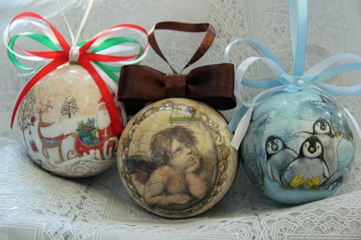 <div style=margin-left:10px><h1>Елочные шары</h1><p><a href="/catalog/ukrasheniya/">Прикраси</a> » <a href="/catalog/ukrasheniya/igrushki/">Iграшки</a></p><i class="fa fa-map-marker"></i> Одесская область, Одесса<br /><br /><div class="socdata"><script src="//yastatic.net/es5-shims/0.0.2/es5-shims.min.js"></script>
                                            <script src="//yastatic.net/share2/share.js"></script>
                                            <div class="ya-share2" data-services="facebook,gplus,twitter,lj,viber,whatsapp,skype" data-counter=""></div></div>