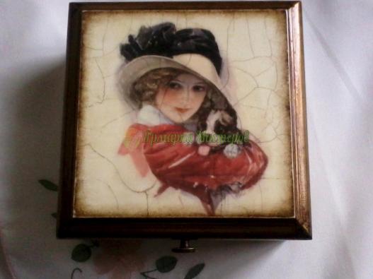 <div style=margin-left:10px><h1>Шкатулки</h1><p><a href="/catalog/ukrasheniya/">Прикраси</a> » <a href="/catalog/ukrasheniya/podarki/">Подарунки</a></p><i class="fa fa-map-marker"></i> Ровенская область, Здолбунов<br /><br /><div class="socdata"><script src="//yastatic.net/es5-shims/0.0.2/es5-shims.min.js"></script>
                                            <script src="//yastatic.net/share2/share.js"></script>
                                            <div class="ya-share2" data-services="facebook,gplus,twitter,lj,viber,whatsapp,skype" data-counter=""></div></div>