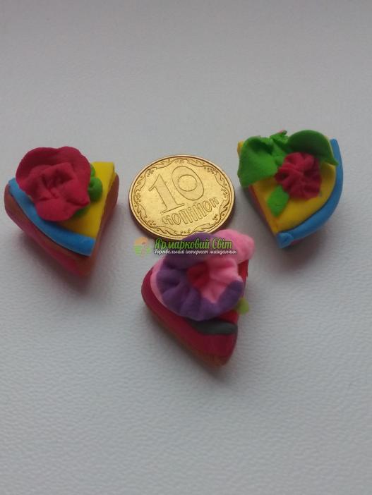 <div style=margin-left:10px><h1>Игрушечные наборы мини-еды (сладости)</h1><p><a href="/catalog/ukrasheniya/">Прикраси</a> » <a href="/catalog/ukrasheniya/podarki/">Подарунки</a></p><i class="fa fa-map-marker"></i> Одесская область, Одесса<br /><br /><div class="socdata"><script src="//yastatic.net/es5-shims/0.0.2/es5-shims.min.js"></script>
                                            <script src="//yastatic.net/share2/share.js"></script>
                                            <div class="ya-share2" data-services="facebook,gplus,twitter,lj,viber,whatsapp,skype" data-counter=""></div></div>