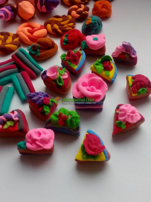 <div style=margin-left:10px><h1>Игрушечные наборы мини-еды (сладости)</h1><p><a href="/catalog/ukrasheniya/">Прикраси</a> » <a href="/catalog/ukrasheniya/podarki/">Подарунки</a></p><i class="fa fa-map-marker"></i> Одесская область, Одесса<br /><br /><div class="socdata"><script src="//yastatic.net/es5-shims/0.0.2/es5-shims.min.js"></script>
                                            <script src="//yastatic.net/share2/share.js"></script>
                                            <div class="ya-share2" data-services="facebook,gplus,twitter,lj,viber,whatsapp,skype" data-counter=""></div></div>