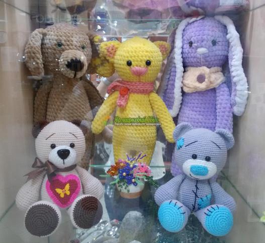 <div style=margin-left:10px><h1>Мишка влюбленный</h1><p><a href="/catalog/igrushki/">Iграшки</a> » <a href="/catalog/igrushki/myagkie/">М'які</a></p><i class="fa fa-map-marker"></i> Запорожская область, Запорожье<br /><br /><div class="socdata"><script src="//yastatic.net/es5-shims/0.0.2/es5-shims.min.js"></script>
                                            <script src="//yastatic.net/share2/share.js"></script>
                                            <div class="ya-share2" data-services="facebook,gplus,twitter,lj,viber,whatsapp,skype" data-counter=""></div></div>