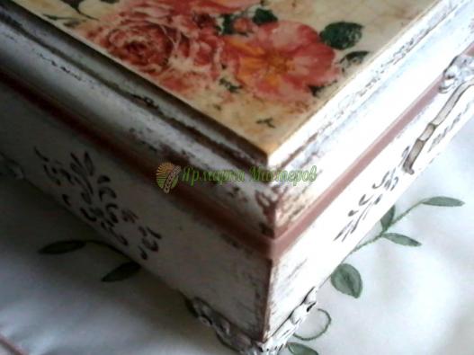 <div style=margin-left:10px><h1>Шкатулки</h1><p><a href="/catalog/ukrasheniya/">Прикраси</a> » <a href="/catalog/ukrasheniya/podarki/">Подарунки</a></p><i class="fa fa-map-marker"></i> Ровенская область, Здолбунов<br /><br /><div class="socdata"><script src="//yastatic.net/es5-shims/0.0.2/es5-shims.min.js"></script>
                                            <script src="//yastatic.net/share2/share.js"></script>
                                            <div class="ya-share2" data-services="facebook,gplus,twitter,lj,viber,whatsapp,skype" data-counter=""></div></div>