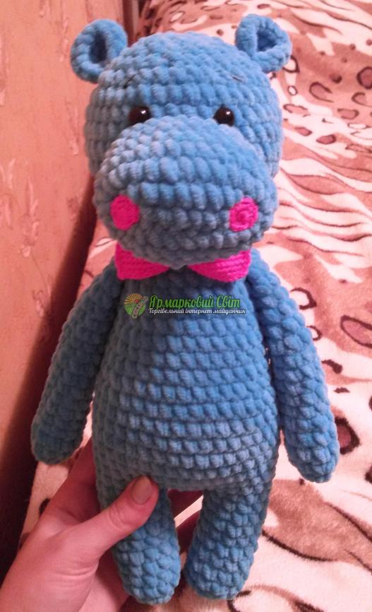 <div style=margin-left:10px><h1>Бегемотик плюшевый</h1><p><a href="/catalog/igrushki/">Iграшки</a> » <a href="/catalog/igrushki/myagkie/">М'які</a></p><i class="fa fa-map-marker"></i> Запорожская область, Запорожье<br /><br /><div class="socdata"><script src="//yastatic.net/es5-shims/0.0.2/es5-shims.min.js"></script>
                                            <script src="//yastatic.net/share2/share.js"></script>
                                            <div class="ya-share2" data-services="facebook,gplus,twitter,lj,viber,whatsapp,skype" data-counter=""></div></div>