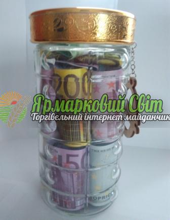 <div style=margin-left:10px><h1>Стильний подарунок " Грошова банка" сувенір</h1><p><a href="/catalog/podarki--suveniry/">Подарунки, сувеніри</a> » <a href="/catalog/podarki--suveniry/suveniry/">Сувеніри</a></p><i class="fa fa-map-marker"></i> Черновицкая область, Вижница<br /><br /><div class="socdata"><script src="//yastatic.net/es5-shims/0.0.2/es5-shims.min.js"></script>
                                            <script src="//yastatic.net/share2/share.js"></script>
                                            <div class="ya-share2" data-services="facebook,gplus,twitter,lj,viber,whatsapp,skype" data-counter=""></div></div>