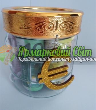 <div style=margin-left:10px><h1>Сувенір " Грошова  банка"</h1><p><a href="/catalog/podarki--suveniry/">Подарунки, сувеніри</a> » <a href="/catalog/podarki--suveniry/suveniry/">Сувеніри</a></p><i class="fa fa-map-marker"></i> Черновицкая область, Вижница<br /><br /><div class="socdata"><script src="//yastatic.net/es5-shims/0.0.2/es5-shims.min.js"></script>
                                            <script src="//yastatic.net/share2/share.js"></script>
                                            <div class="ya-share2" data-services="facebook,gplus,twitter,lj,viber,whatsapp,skype" data-counter=""></div></div>