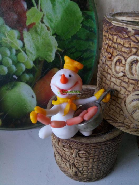 <div style=margin-left:10px><h1>снеговик</h1><p><a href="/catalog/ukrasheniya/">Прикраси</a> » <a href="/catalog/ukrasheniya/podarki/">Подарунки</a></p><i class="fa fa-map-marker"></i> Донецкая область, Красный Лиман<br /><br /><div class="socdata"><script src="//yastatic.net/es5-shims/0.0.2/es5-shims.min.js"></script>
                                            <script src="//yastatic.net/share2/share.js"></script>
                                            <div class="ya-share2" data-services="facebook,gplus,twitter,lj,viber,whatsapp,skype" data-counter=""></div></div>