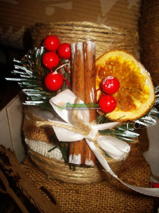 <div style=margin-left:10px><h1>Новорічні прикраси (новорічний віночок, іграшки, підсвічник)шпагат</h1><p><a href="/catalog/ukrasheniya/">Прикраси</a> » <a href="/catalog/ukrasheniya/igrushki/">Iграшки</a></p><i class="fa fa-map-marker"></i> Черновицкая область, Черновцы<br /><br /><div class="socdata"><script src="//yastatic.net/es5-shims/0.0.2/es5-shims.min.js"></script>
                                            <script src="//yastatic.net/share2/share.js"></script>
                                            <div class="ya-share2" data-services="facebook,gplus,twitter,lj,viber,whatsapp,skype" data-counter=""></div></div>