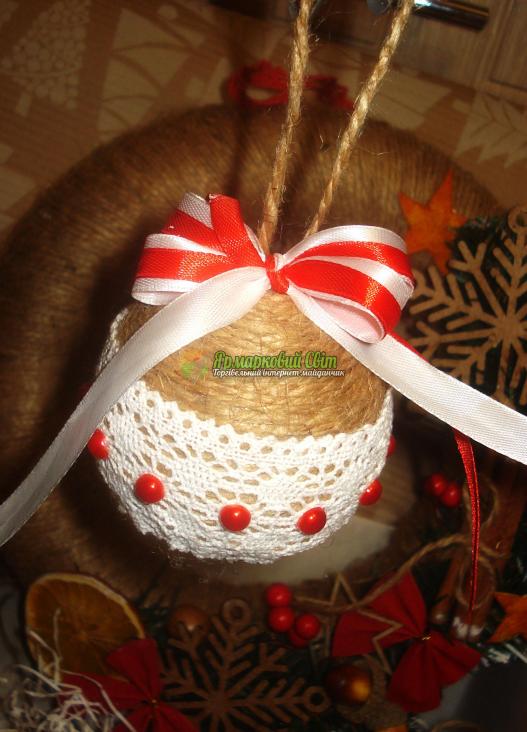 <div style=margin-left:10px><h1>Новорічні прикраси (новорічний віночок, іграшки, підсвічник)шпагат</h1><p><a href="/catalog/ukrasheniya/">Прикраси</a> » <a href="/catalog/ukrasheniya/igrushki/">Iграшки</a></p><i class="fa fa-map-marker"></i> Черновицкая область, Черновцы<br /><br /><div class="socdata"><script src="//yastatic.net/es5-shims/0.0.2/es5-shims.min.js"></script>
                                            <script src="//yastatic.net/share2/share.js"></script>
                                            <div class="ya-share2" data-services="facebook,gplus,twitter,lj,viber,whatsapp,skype" data-counter=""></div></div>