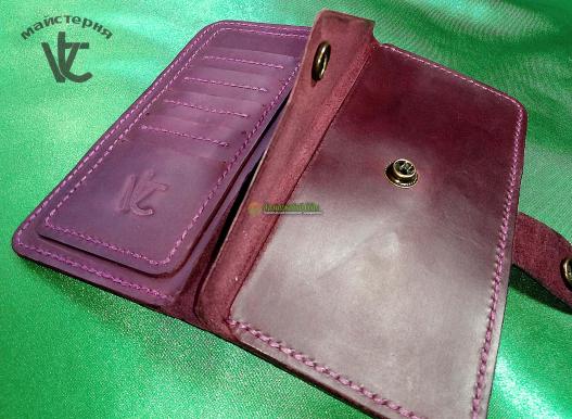 <div style=margin-left:10px><h1>Гаманець жіночий шкіряний</h1><p><a href="/catalog/ukrasheniya/">Прикраси</a> » <a href="/catalog/ukrasheniya/podarki/">Подарунки</a></p><i class="fa fa-map-marker"></i> Житомирская область, Коростень<br /><br /><div class="socdata"><script src="//yastatic.net/es5-shims/0.0.2/es5-shims.min.js"></script>
                                            <script src="//yastatic.net/share2/share.js"></script>
                                            <div class="ya-share2" data-services="facebook,gplus,twitter,lj,viber,whatsapp,skype" data-counter=""></div></div>