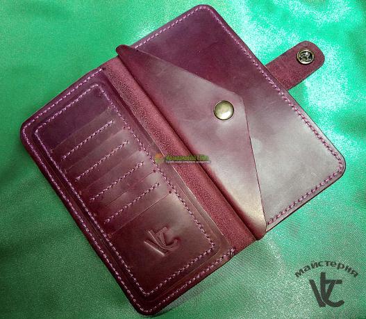 <div style=margin-left:10px><h1>Гаманець жіночий шкіряний</h1><p><a href="/catalog/ukrasheniya/">Прикраси</a> » <a href="/catalog/ukrasheniya/podarki/">Подарунки</a></p><i class="fa fa-map-marker"></i> Житомирская область, Коростень<br /><br /><div class="socdata"><script src="//yastatic.net/es5-shims/0.0.2/es5-shims.min.js"></script>
                                            <script src="//yastatic.net/share2/share.js"></script>
                                            <div class="ya-share2" data-services="facebook,gplus,twitter,lj,viber,whatsapp,skype" data-counter=""></div></div>