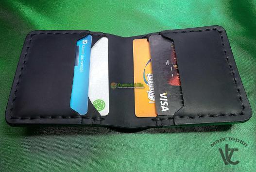 <div style=margin-left:10px><h1>Гаманець шкіряний чоловічий (портмоне)</h1><p><a href="/catalog/ukrasheniya/">Прикраси</a> » <a href="/catalog/ukrasheniya/aksessuary/">Аксесуари</a></p><i class="fa fa-map-marker"></i> Житомирская область, Коростень<br /><br /><div class="socdata"><script src="//yastatic.net/es5-shims/0.0.2/es5-shims.min.js"></script>
                                            <script src="//yastatic.net/share2/share.js"></script>
                                            <div class="ya-share2" data-services="facebook,gplus,twitter,lj,viber,whatsapp,skype" data-counter=""></div></div>