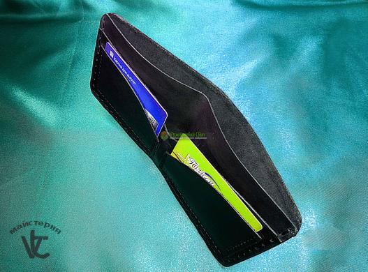 <div style=margin-left:10px><h1>Гаманець шкіряний чоловічий (портмоне)</h1><p><a href="/catalog/ukrasheniya/">Прикраси</a> » <a href="/catalog/ukrasheniya/podarki/">Подарунки</a></p><i class="fa fa-map-marker"></i> Житомирская область, Коростень<br /><br /><div class="socdata"><script src="//yastatic.net/es5-shims/0.0.2/es5-shims.min.js"></script>
                                            <script src="//yastatic.net/share2/share.js"></script>
                                            <div class="ya-share2" data-services="facebook,gplus,twitter,lj,viber,whatsapp,skype" data-counter=""></div></div>