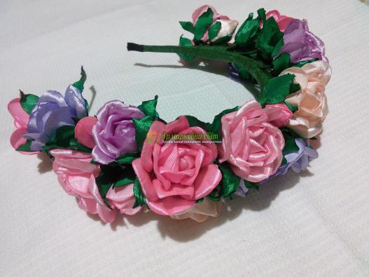 <div style=margin-left:10px><h1>Ободок из атласных лент.ободок</h1><p><a href="/catalog/ukrasheniya/">Прикраси</a> » <a href="/catalog/ukrasheniya/aksessuary/">Аксесуари</a></p><i class="fa fa-map-marker"></i> Запорожская область, Бердянск<br /><br /><script src="//yastatic.net/es5-shims/0.0.2/es5-shims.min.js"></script>
                                            <script src="//yastatic.net/share2/share.js"></script>
                                            <div class="ya-share2" data-services="facebook,gplus,twitter,lj,viber,whatsapp,skype" data-counter=""></div><br /><div class="socdata"></div></div>