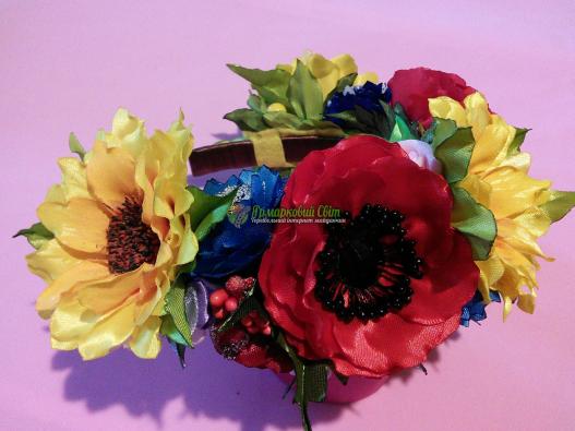 <div style=margin-left:10px><h1>Обруч в украинском стиле</h1><p><a href="/catalog/ukrasheniya/">Прикраси</a> » <a href="/catalog/ukrasheniya/aksessuary/">Аксесуари</a></p><i class="fa fa-map-marker"></i> Запорожская область, Бердянск<br /><br /><div class="socdata"><script src="//yastatic.net/es5-shims/0.0.2/es5-shims.min.js"></script>
                                            <script src="//yastatic.net/share2/share.js"></script>
                                            <div class="ya-share2" data-services="facebook,gplus,twitter,lj,viber,whatsapp,skype" data-counter=""></div></div>