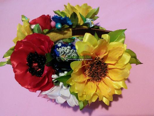 <div style=margin-left:10px><h1>Обруч в украинском стиле</h1><p><a href="/catalog/ukrasheniya/">Прикраси</a> » <a href="/catalog/ukrasheniya/aksessuary/">Аксесуари</a></p><i class="fa fa-map-marker"></i> Запорожская область, Бердянск<br /><br /><div class="socdata"><script src="//yastatic.net/es5-shims/0.0.2/es5-shims.min.js"></script>
                                            <script src="//yastatic.net/share2/share.js"></script>
                                            <div class="ya-share2" data-services="facebook,gplus,twitter,lj,viber,whatsapp,skype" data-counter=""></div></div>