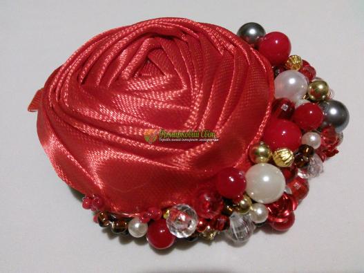 <div style=margin-left:10px><h1>Заколки для волос</h1><p><a href="/catalog/ukrasheniya/">Прикраси</a> » <a href="/catalog/ukrasheniya/aksessuary/">Аксесуари</a></p><i class="fa fa-map-marker"></i> Запорожская область, Бердянск<br /><br /><div class="socdata"><script src="//yastatic.net/es5-shims/0.0.2/es5-shims.min.js"></script>
                                            <script src="//yastatic.net/share2/share.js"></script>
                                            <div class="ya-share2" data-services="facebook,gplus,twitter,lj,viber,whatsapp,skype" data-counter=""></div></div>