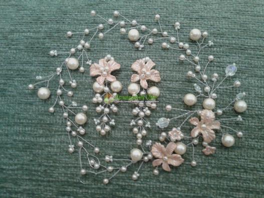 <div style=margin-left:10px><h1>Украшение </h1><p><a href="/catalog/ukrasheniya/">Прикраси</a> » <a href="/catalog/ukrasheniya/aksessuary/">Аксесуари</a></p><i class="fa fa-map-marker"></i> Донецкая область, Мариуполь<br /><br /><script src="//yastatic.net/es5-shims/0.0.2/es5-shims.min.js"></script>
                                            <script src="//yastatic.net/share2/share.js"></script>
                                            <div class="ya-share2" data-services="facebook,gplus,twitter,lj,viber,whatsapp,skype" data-counter=""></div><br /><div class="socdata"></div></div>