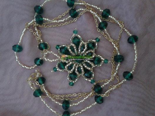 <div style=margin-left:10px><h1>кулон и серьги</h1><p><a href="/catalog/ukrasheniya/">Прикраси</a> » <a href="/catalog/ukrasheniya/aksessuary/">Аксесуари</a></p><i class="fa fa-map-marker"></i> Донецкая область, Мариуполь<br /><br /><div class="socdata"><script src="//yastatic.net/es5-shims/0.0.2/es5-shims.min.js"></script>
                                            <script src="//yastatic.net/share2/share.js"></script>
                                            <div class="ya-share2" data-services="facebook,gplus,twitter,lj,viber,whatsapp,skype" data-counter=""></div></div>