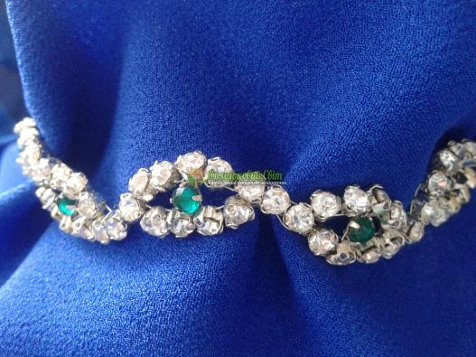 <div style=margin-left:10px><h1>браслет нарядный</h1><p><a href="/catalog/bijuteriya/">Біжутерія</a> » <a href="/catalog/bijuteriya/braslety/">Браслети</a></p><i class="fa fa-map-marker"></i> Донецкая область, Мариуполь<br /><br /><div class="socdata"><script src="//yastatic.net/es5-shims/0.0.2/es5-shims.min.js"></script>
                                            <script src="//yastatic.net/share2/share.js"></script>
                                            <div class="ya-share2" data-services="facebook,gplus,twitter,lj,viber,whatsapp,skype" data-counter=""></div></div>