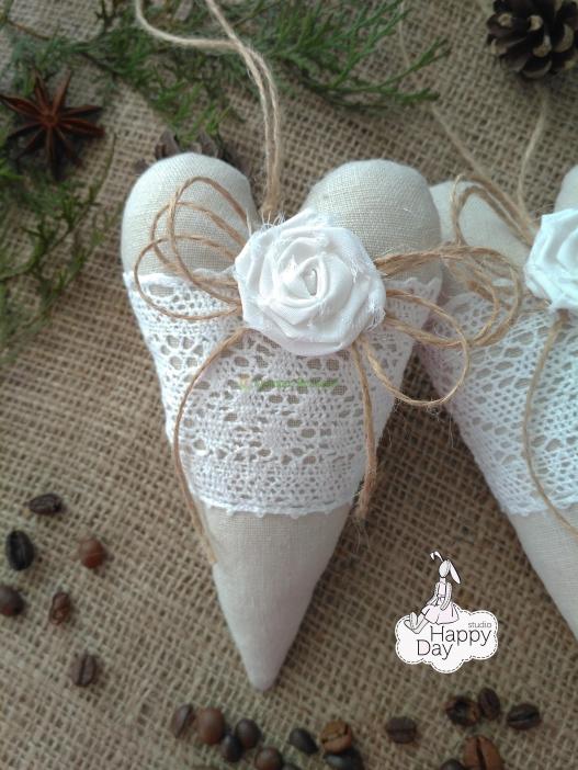 <div style=margin-left:10px><h1>Текстильные игрушки на ёлку </h1><p><a href="/catalog/podarki--suveniry/">Подарунки, сувеніри</a> » <a href="/catalog/podarki--suveniry/suveniry/">Сувеніри</a></p><i class="fa fa-map-marker"></i> Полтавская область, Диканька<br /><br /><div class="socdata"><script src="//yastatic.net/es5-shims/0.0.2/es5-shims.min.js"></script>
                                            <script src="//yastatic.net/share2/share.js"></script>
                                            <div class="ya-share2" data-services="facebook,gplus,twitter,lj,viber,whatsapp,skype" data-counter=""></div></div>