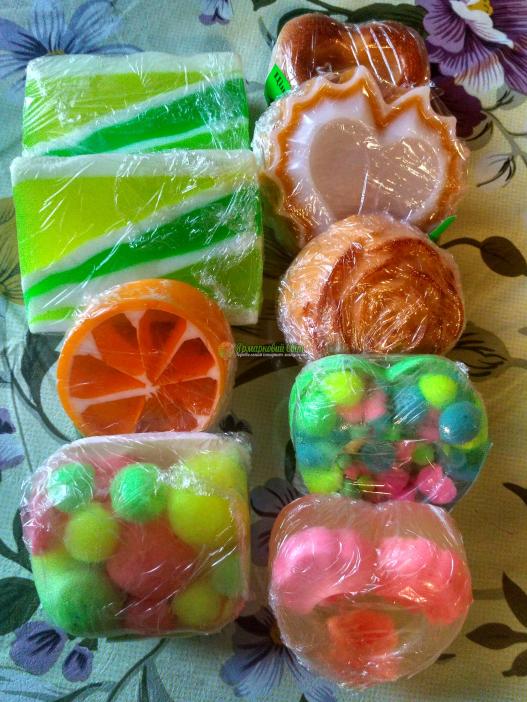 <div style=margin-left:10px><h1>Косметика и мыло ручной работы</h1><p><a href="/catalog/kosmetika/">Косметика</a> » <a href="/catalog/kosmetika/dlya-lica/">Для обличчя
</a></p><i class="fa fa-map-marker"></i> Одесская область, Одесса<br /><br /><div class="socdata"><script src="//yastatic.net/es5-shims/0.0.2/es5-shims.min.js"></script>
                                            <script src="//yastatic.net/share2/share.js"></script>
                                            <div class="ya-share2" data-services="facebook,gplus,twitter,lj,viber,whatsapp,skype" data-counter=""></div></div>