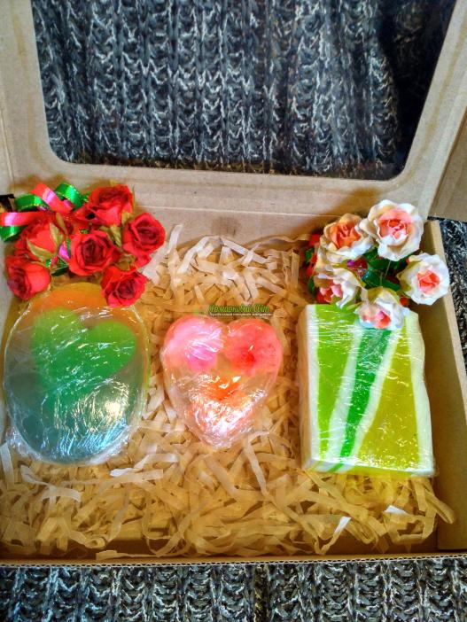 <div style=margin-left:10px><h1>Мыло ручной работы.</h1><p><a href="/catalog/podarki--suveniry/">Подарунки, сувеніри</a> » <a href="/catalog/podarki--suveniry/mylo/">Мило</a></p><i class="fa fa-map-marker"></i> Одесская область, Одесса<br /><br /><div class="socdata"><script src="//yastatic.net/es5-shims/0.0.2/es5-shims.min.js"></script>
                                            <script src="//yastatic.net/share2/share.js"></script>
                                            <div class="ya-share2" data-services="facebook,gplus,twitter,lj,viber,whatsapp,skype" data-counter=""></div></div>